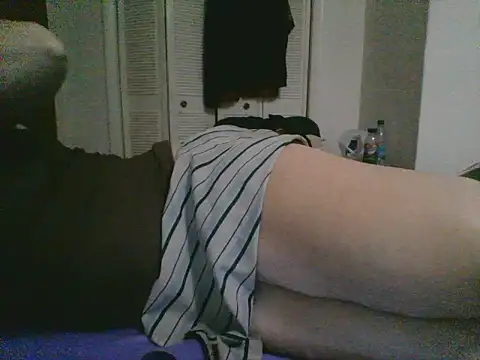 Emilylyn2501 online show from October 8, 2025, 1:18 am