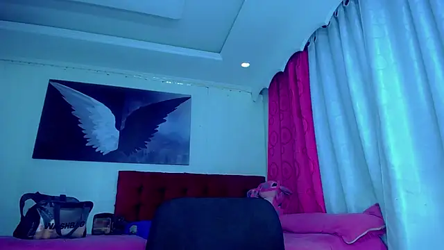 NahomiCamper online show from October 15, 2025, 11:24 pm