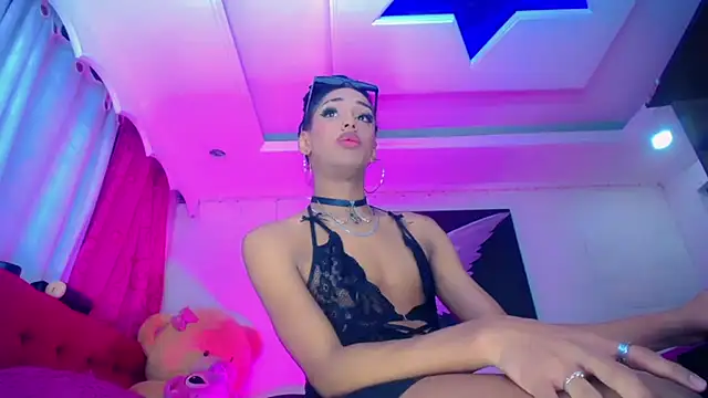 NahomiCamper online show from December 22, 2025, 11:38 pm