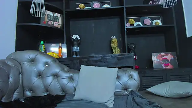 HeellBoy  online show from November 6, 2025, 7:40 pm