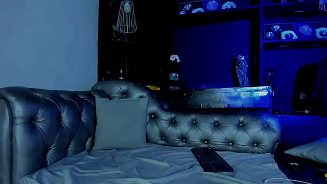 HeellBoy  online show from December 2, 2025, 2:34 am