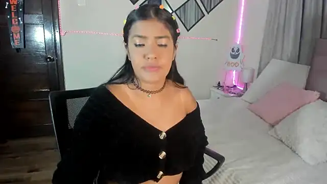 arianithaxox online show from November 5, 2025, 4:37 am