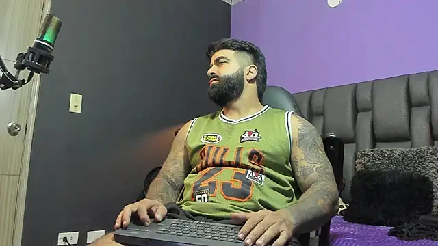 Lyon vach online show from April 22, 2026, 1:12 am