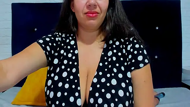 Catherine tabarezx online show from February 16, 2025, 11:49 am