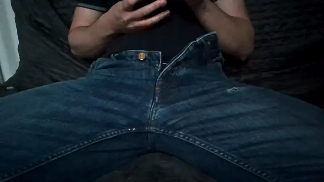 Snapshot of pierre92000a chatting on April 3, 2026, 6:14 pm pierre92000a online show from April 3, 2026, 6:14 pm