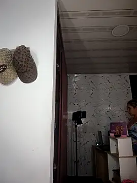 LaurenWelly  online show from November 8, 2025, 7:06 pm