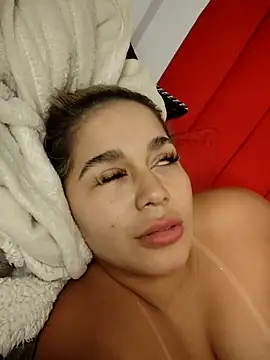 LaurenWelly  online show from November 28, 2025, 9:48 pm