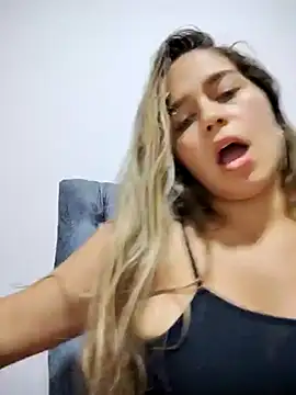 LaurenWelly  online show from March 6, 2025, 1:37 am
