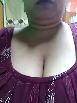 Snapshot of Rinki_Guptaa chatting on February 24, 2025, 5:53 pm Rinki Guptaa online show from February 24, 2025, 5:53 pm