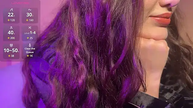 Elinatiranda online show from March 10, 2026, 10:58 pm