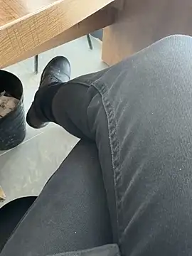 homidor online show from February 15, 2025, 9:05 am