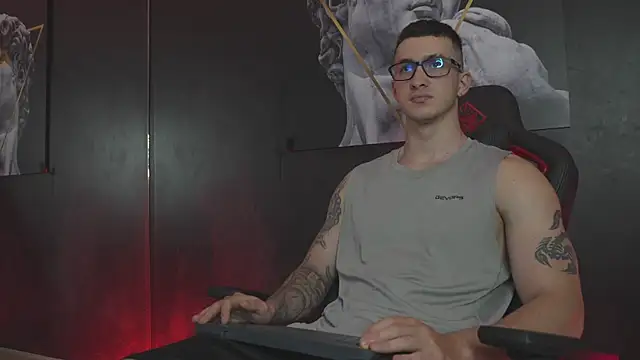 JacksonOlsenn online show from November 13, 2025, 8:24 pm