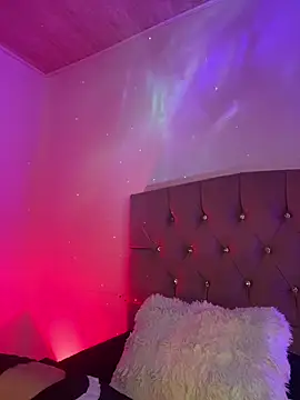 NINA 18 YEARS online show from December 19, 2025, 10:23 pm