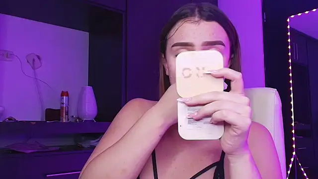 TinaJonnes  online show from April 19, 2026, 4:57 am