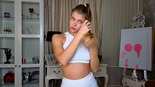 AnneFoxy online show from October 18, 2025, 7:32 am