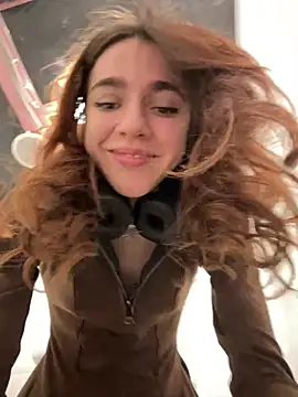 Lily  Belle online show from February 1, 2025, 4:22 pm