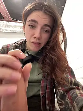 Lily  Belle online show from February 17, 2025, 4:17 pm