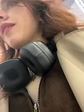 Lily  Belle online show from February 1, 2025, 1:20 pm