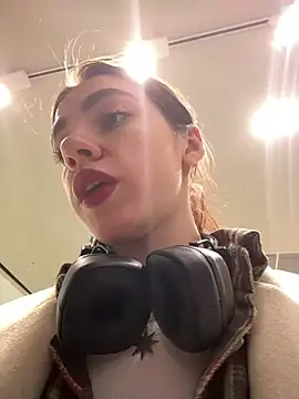 Lily  Belle online show from March 4, 2025, 2:10 pm