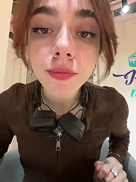 Lily  Belle online show from February 4, 2025, 3:15 pm