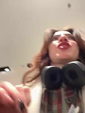 Lily  Belle online show from February 28, 2025, 1:14 pm