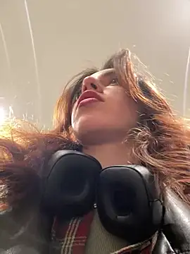 Lily  Belle online show from March 9, 2025, 12:20 pm
