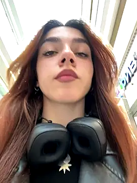 Lily  Belle online show from October 1, 2025, 12:09 pm