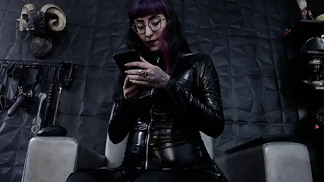 Agata Darkness online show from April 6, 2026, 7:15 pm