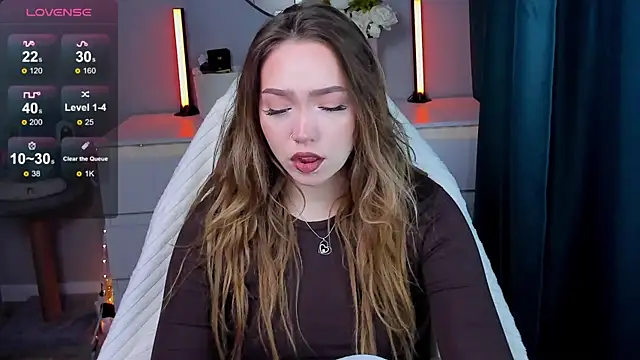 Evia r0se online show from October 11, 2025, 8:15 am