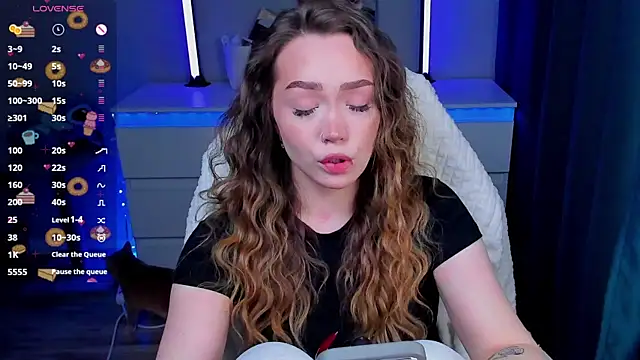 Evia r0se online show from February 15, 2026, 1:32 pm