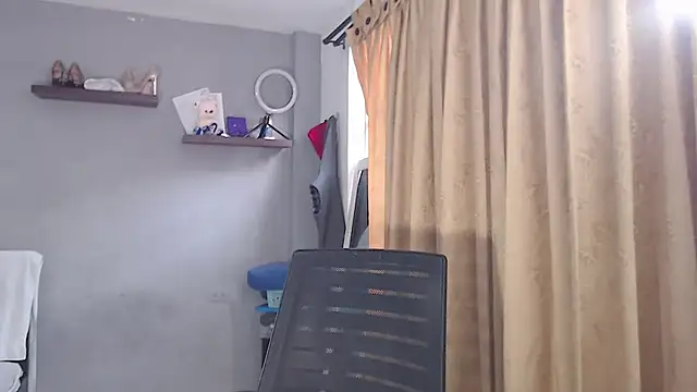 SusanLeroy online show from October 9, 2025, 11:33 am