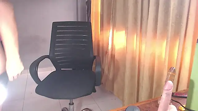 SusanLeroy online show from October 30, 2025, 9:55 pm