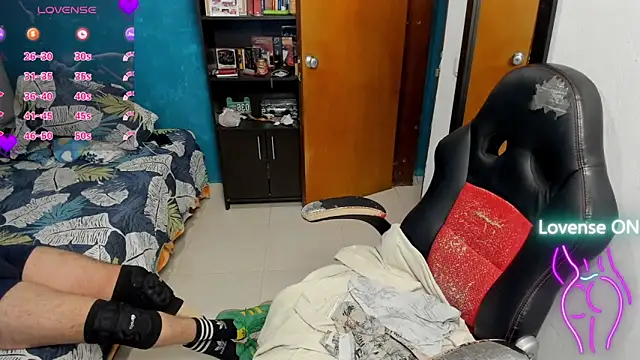 peanut tangerine online show from October 12, 2025, 1:51 am