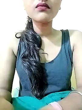 MISSQUEEN48 online show from March 17, 2025, 7:35 am