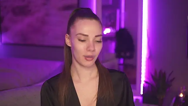StephanieNeeson online show from December 28, 2024, 9:08 pm