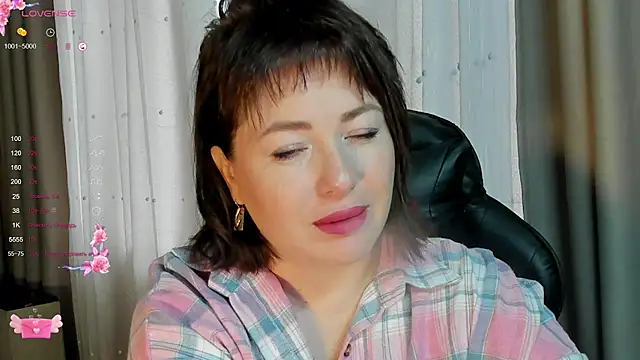 Victoria Di online show from October 3, 2025, 5:53 am