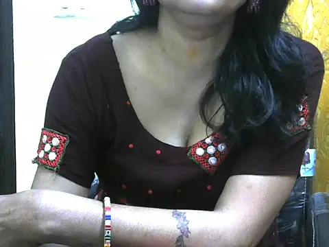 l l ish online show from October 18, 2025, 5:53 am