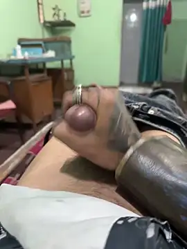 Snapshot of Big_dick_dog chatting on November 23, 2025, 4:00 am Big dick dog online show from November 23, 2025, 4:00 am