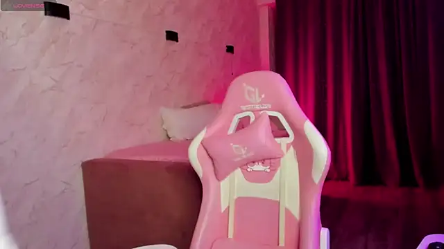 Snapshot of Kira_yoon chatting on November 25, 2025, 12:44 am Kira yoon online show from November 25, 2025, 12:44 am