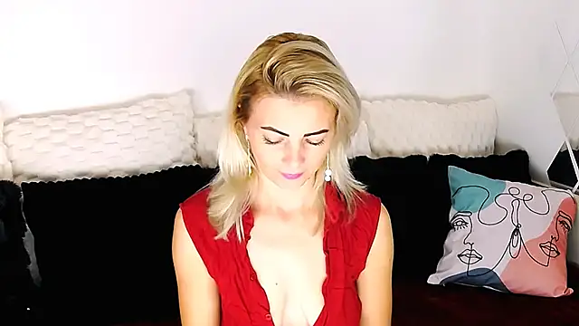 Aly girl1 online show from November 11, 2025, 2:12 pm