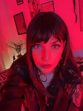 Snapshot of Sofia_Poly chatting on November 11, 2025, 11:42 pm Sofia Poly online show from November 11, 2025, 11:42 pm