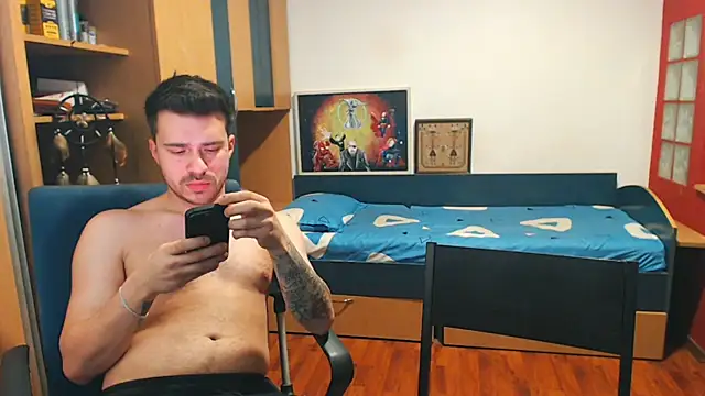 JohnnyStepBro online show from December 30, 2024, 4:40 pm