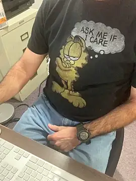 MaxVain online show from October 14, 2025, 6:41 pm