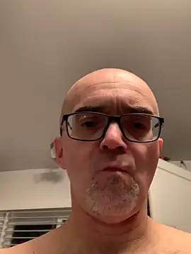 MaxVain online show from December 7, 2024, 11:40 pm