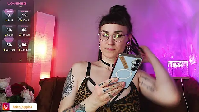 Snapshot of FoxRineHelen chatting on February 22, 2026, 10:44 pm FoxRineHelen online show from February 22, 2026, 10:44 pm