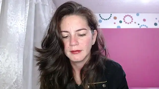 Snapshot of Hanny_24 chatting on May 16, 2026, 8:35 am Hanny 24 online show from May 16, 2026, 8:35 am