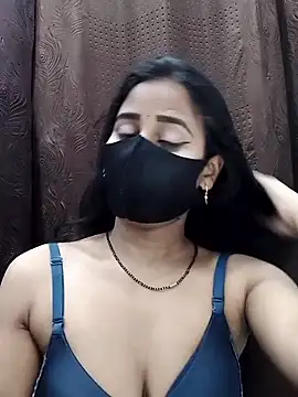 Lalisa sexy online show from April 2, 2026, 10:49 pm