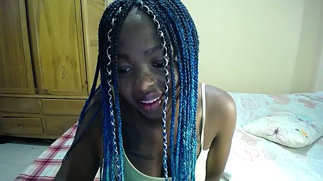 Snapshot of _Zooee chatting on February 12, 2025, 1:59 pm Zooee online show from February 12, 2025, 1:59 pm
