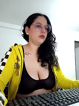 Snapshot of babyluna939 chatting on May 11, 2026, 12:28 pm babyluna939 online show from May 11, 2026, 12:28 pm