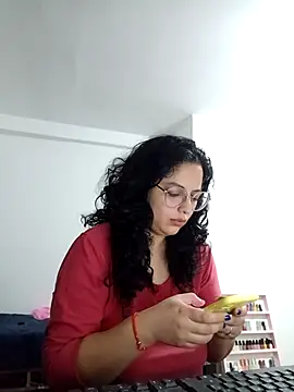 Snapshot of babyluna939 chatting on April 25, 2026, 11:35 pm babyluna939 online show from April 25, 2026, 11:35 pm